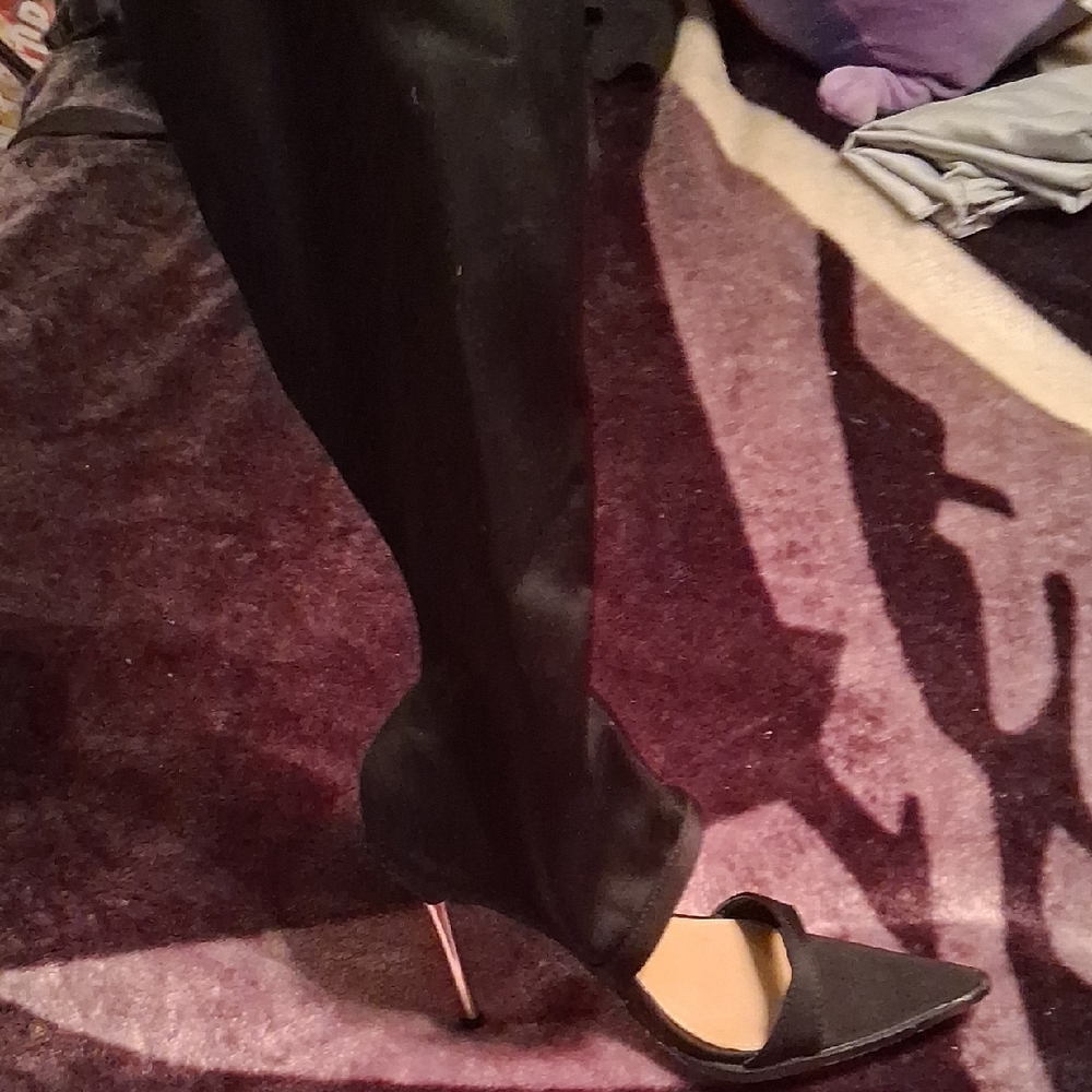 EGO Black Pointed Toe Heels